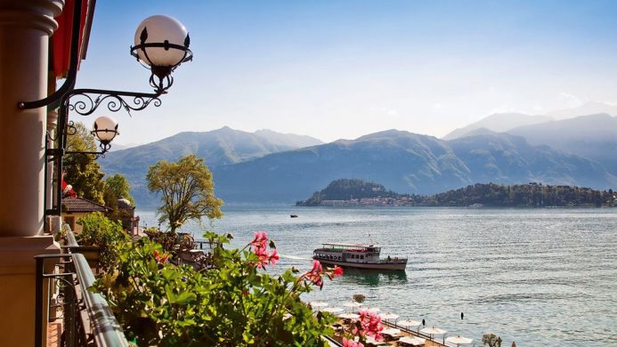 bateau <strong> luxe </strong> Grand Hôtel Tremezzina » /></p>
<p><strong>Grand Hôtel Tremezzina</strong> | Tremezina, Italie</p>
<p> </p>
<p>Pendant votre séjour au Grand Hotel Tremezzo, ne pas découvrir le lac de Côme depuis l’eau n’est pas du tout une option. Sentez la brise, vaporisez un peu du meilleur siège de la maison et rafraîchissez-vous le moral : les bateaux de l’hôtel historique. Il y a Ruy et Batt, les bateaux vénitiens classiques, très appropriés pour les croisières au coucher du soleil; Batello est un ferry traditionnel sur le lac, vous pouvez profiter de la beauté infinie du village romantique au bord du lac; et un <a href=
