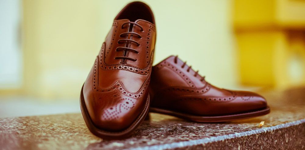 Combinez un chino avec des chaussures Oxford 