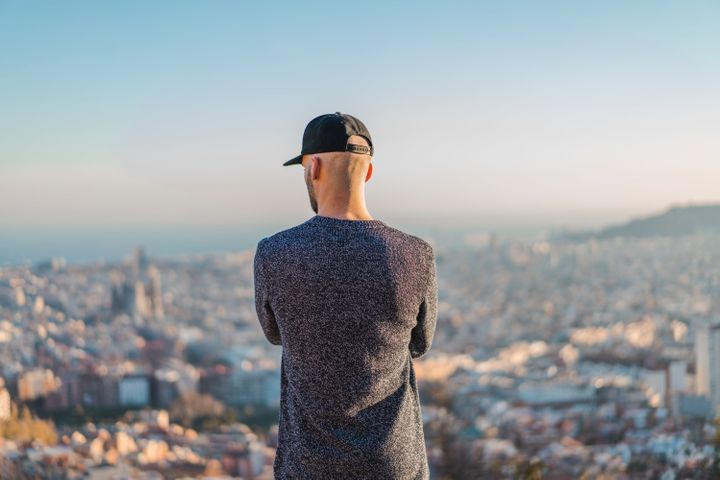 Dois-je porter un chapeau si je suis chauve calvitie